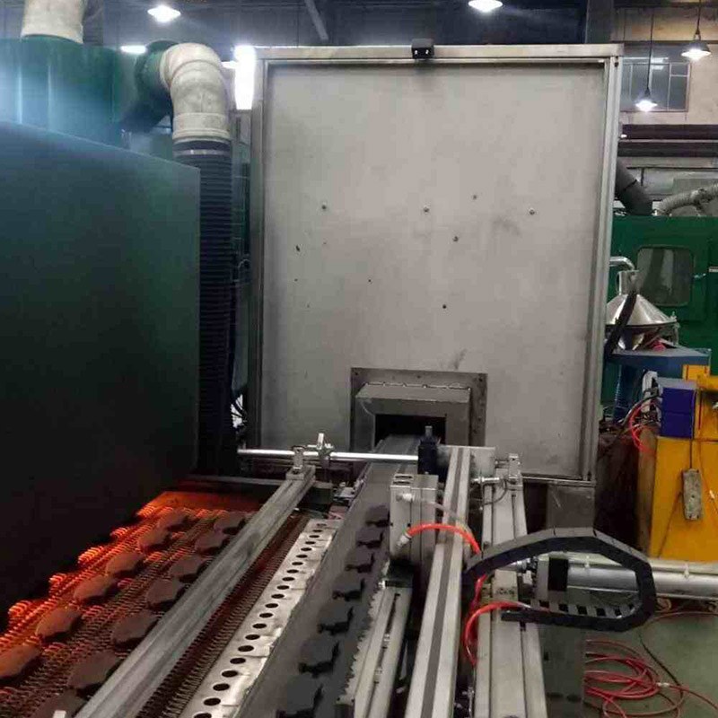 ブレーキパッド静電塗装ライン